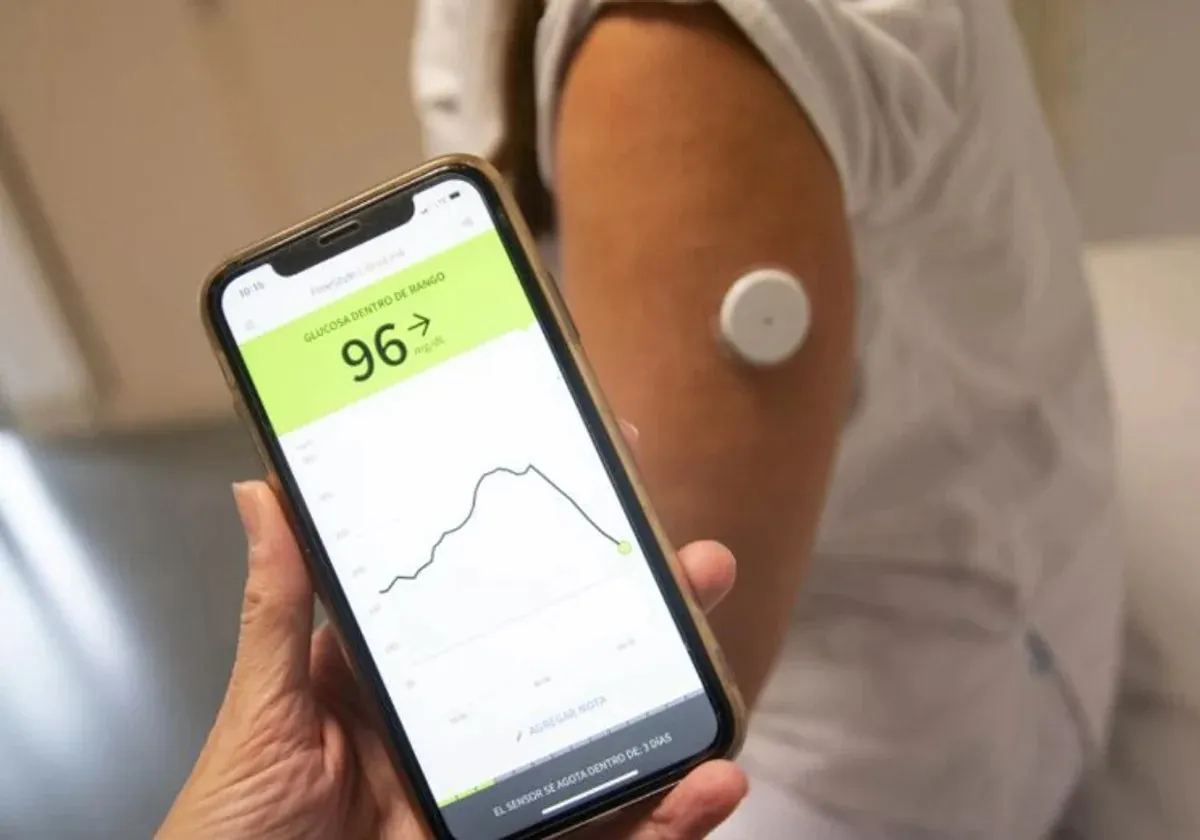 {'en': '"The glucose sensor makes diabetes more visible"', 'es': '«El sensor de glucosa hace que la diabetes esté mas visibilizada»'} Image