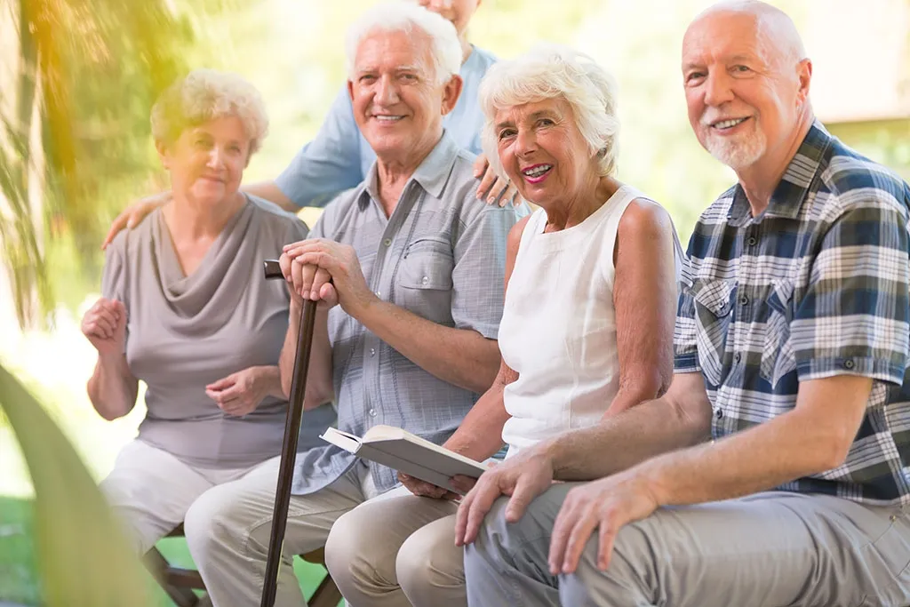 {'en': 'Seniors diabetics', 'es': 'Diabéticos Seniors'} Image