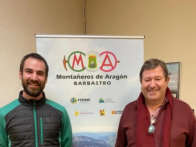 {'en': 'Arturo Carvajal, Objective: Coronar the 16 highest mountains in Spain', 'es': 'Arturo Carvajal, Ojetivo: coronar las 16 montañas más altas de España'} Image