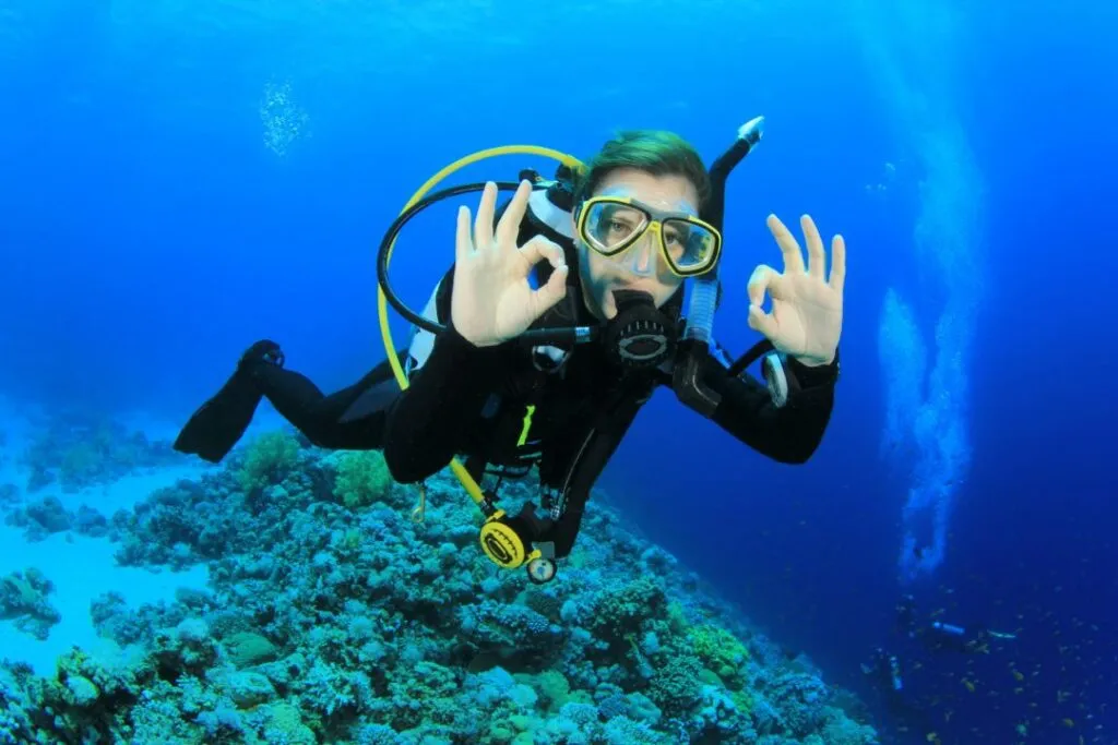 {'en': 'Efectos buceo', 'es': 'Efectos buceo'} Image
