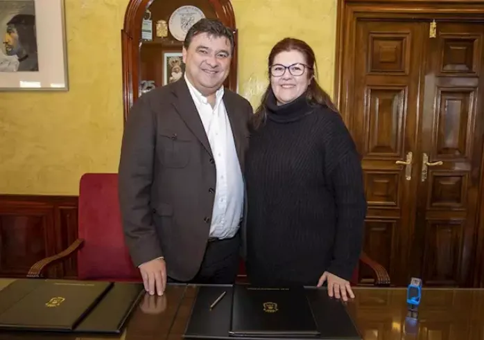 {'en': 'City Hall collaborates with Huelva Diabetes to improve the quality of life of diabetics', 'es': 'Ayuntamiento colabora con Huelva Diabetes para mejorar la calidad de vida de los diabéticos'} Image