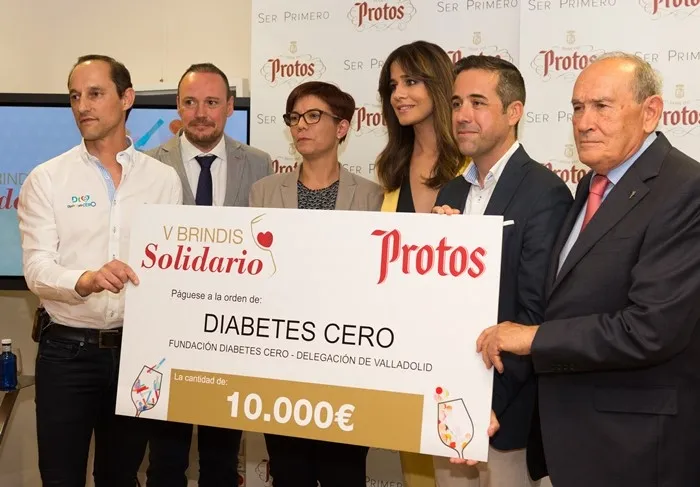 {'en': 'Protos donates 10,000 euros to fight diabetes', 'es': 'Protos dona 10.000 euros para luchar contra la diabetes'} Image