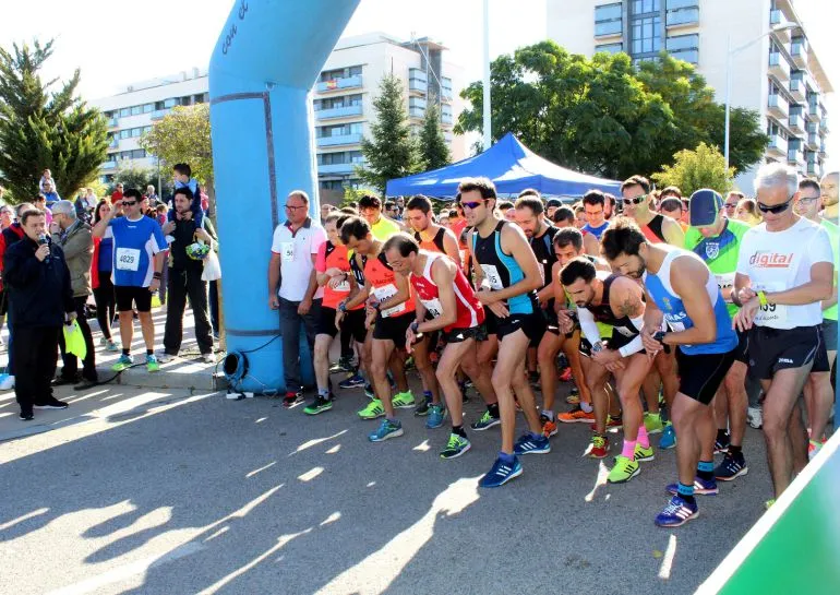 {'en': 'More than 1,300 runners in the I Carrera for Child Diabetes in the Medicine neighborhood', 'es': 'Más de 1.300 corredores en la I Carrera por la Diabetes Infantil en el Barrio de Medicina'} Image