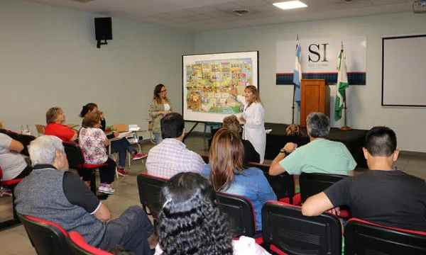 {'en': 'San Isidro specialists provide diabetes advice', 'es': 'Especialistas de San Isidro brindan consejos sobre diabetes'} Image