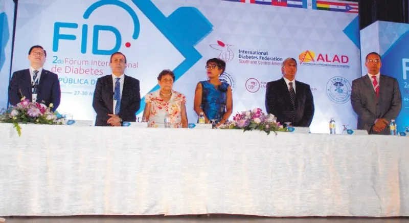 {'en': 'Bavaro, scenario of the successful International Diabetes Forum', 'es': 'Bávaro, escenario del exitoso Foro Internacional de Diabetes'} Image