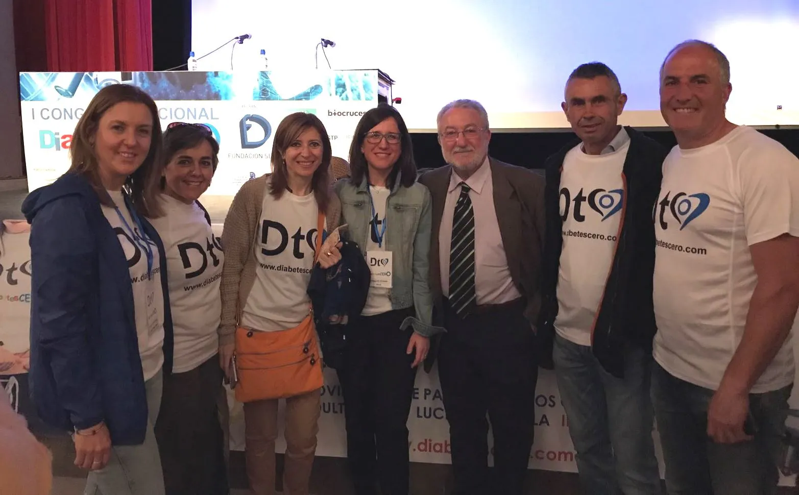 {'en': 'Carolina Paniagua attends the I National Congress of Diabetes Zero', 'es': 'Carolina Paniagua asiste al I Congreso Nacional de Diabetes CERO'} Image