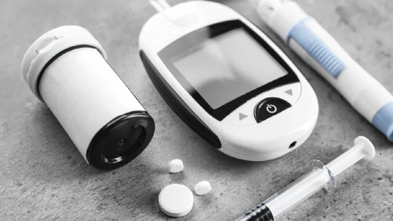 {'en': 'Diabetes: When tablets and when insulin?', 'es': 'Diabetes: ¿cuándo comprimidos y cuándo insulina?'} Image