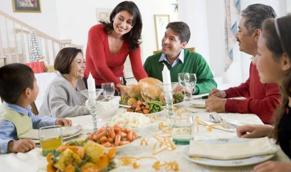 {'en': 'Be the best host for your relatives with diabetes', 'es': 'Sé el mejor anfitrión para tus familiares con diabetes'} Image