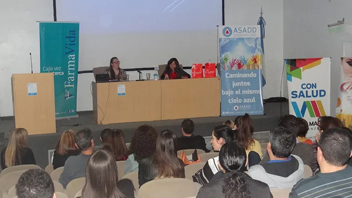 {'en': 'Diabetes and Psychology Workshop', 'es': 'Taller sobre diabetes y psicología'} Image