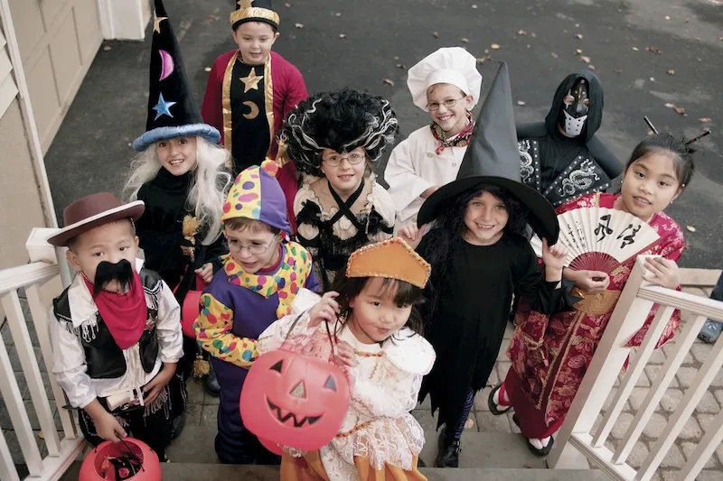 {'en': '10 tricks for your child with diabetes to enjoy Halloween', 'es': '10 trucos para que tu hijo con diabetes disfrute Halloween'} Image