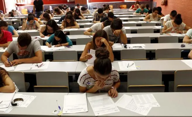 {'en': 'Sugar down', 'es': 'Bajada de azucar haciendo un examen en el instituto'} Image