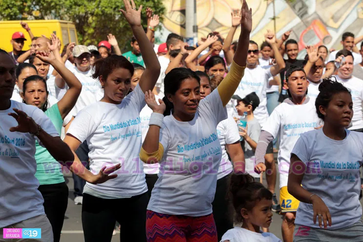 {'en': "'Zumbatón' to beat diabetes", 'es': "'Zumbatón' para ganarle a la diabetes"} Image